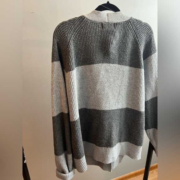 Old Navy shaker stitch oversized cardigan - Picture 3 of 4